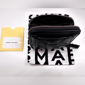 Marc Jacobs Zip Around Wallet
